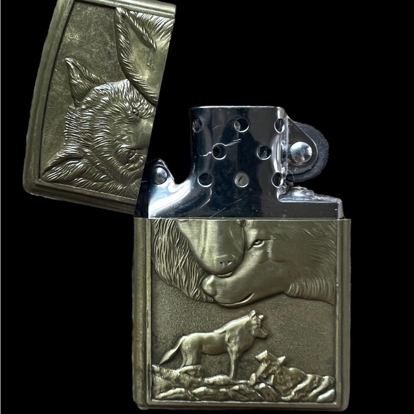 Vintage lighter - wolves - Picture 1 of 2
